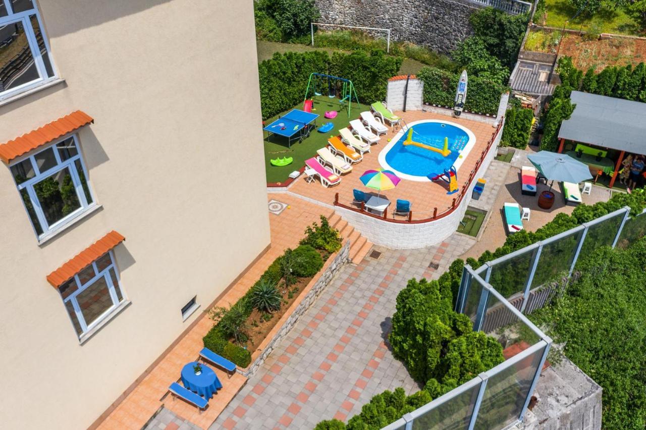 Apartment Pool&Garden リエカ エクステリア 写真